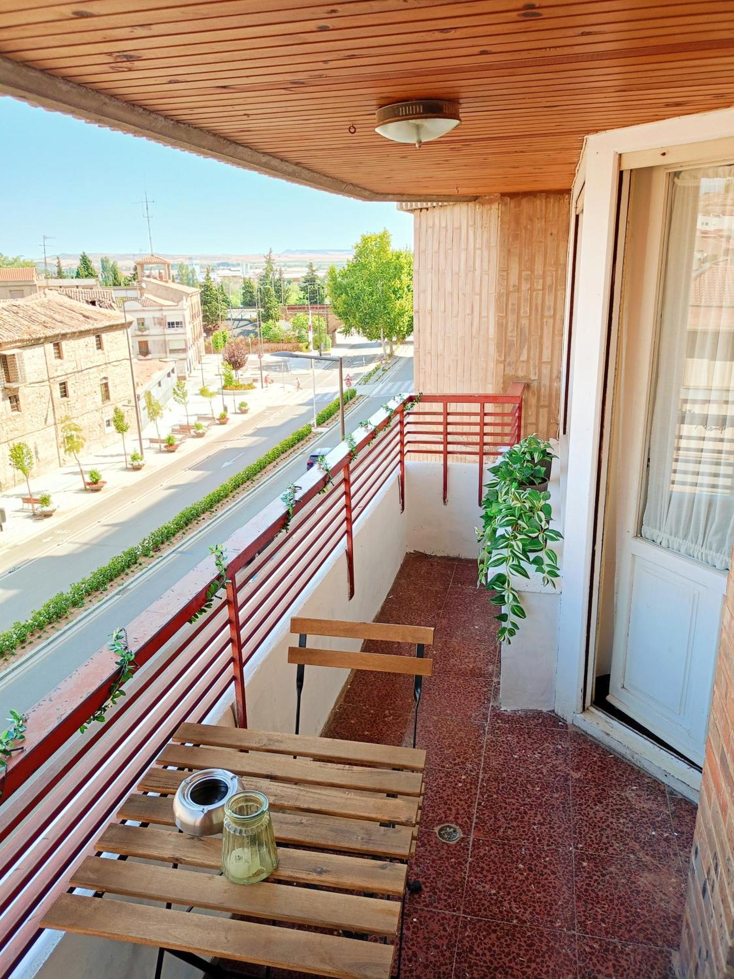 Pension Las Hojas トゥデラ エクステリア 写真